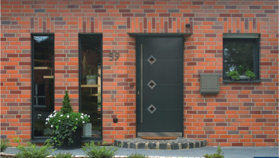 Tips&tricks: cum să alegi smart ușa intrare casă?