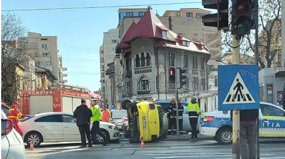 Cu puțin timp în urmă, a avut loc un grav accident pe strada Vasile Lascăr din București