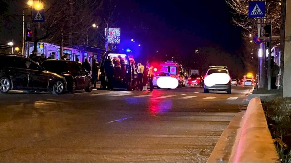 Accident pe o trecere de pietoni, seară trecută în București. Un copil a fost lovit