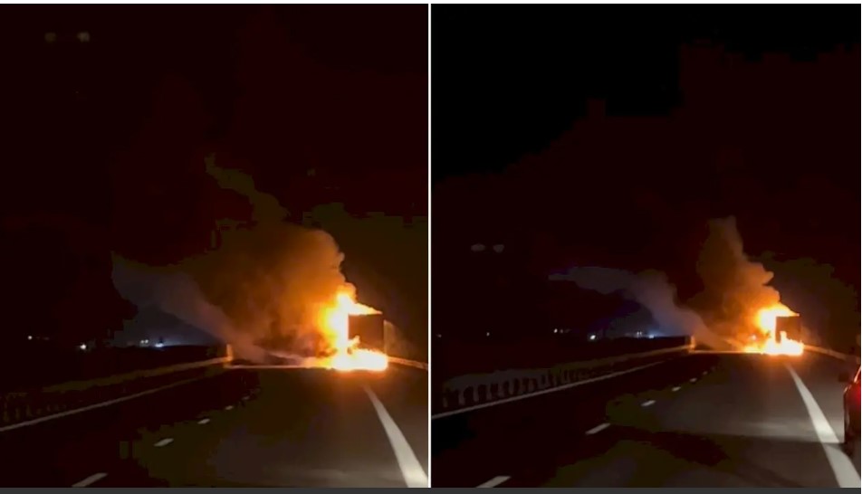 Un camion a luat foc pe Autostrada Soarelui în noaptea de 2 spre 3 iulie 2023