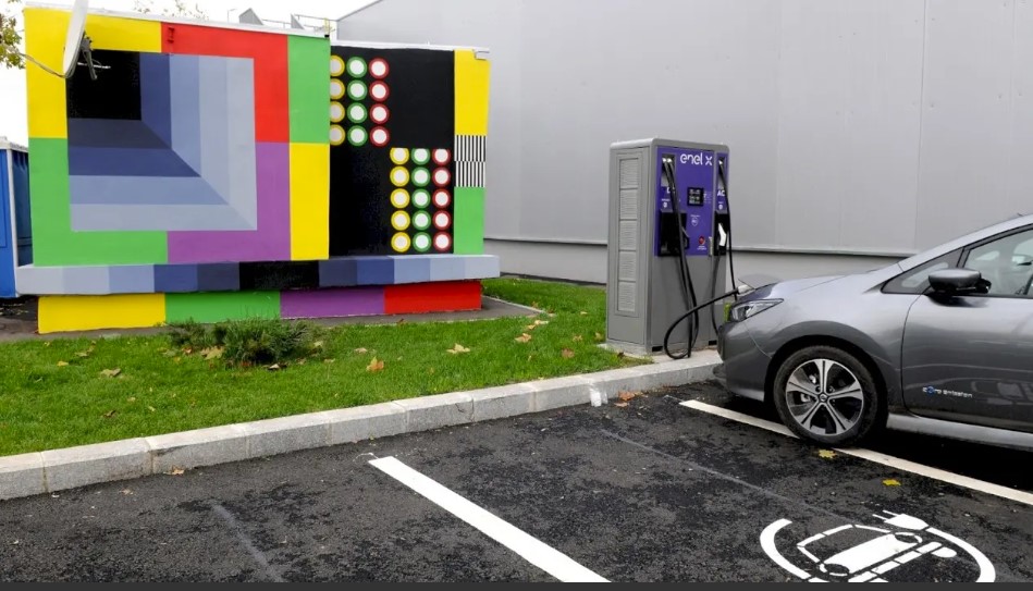 Zeci de stații de încărcare pentru mașinile electrice vor fi montate în Sectorul 4, promite primarul Daniel Băluță